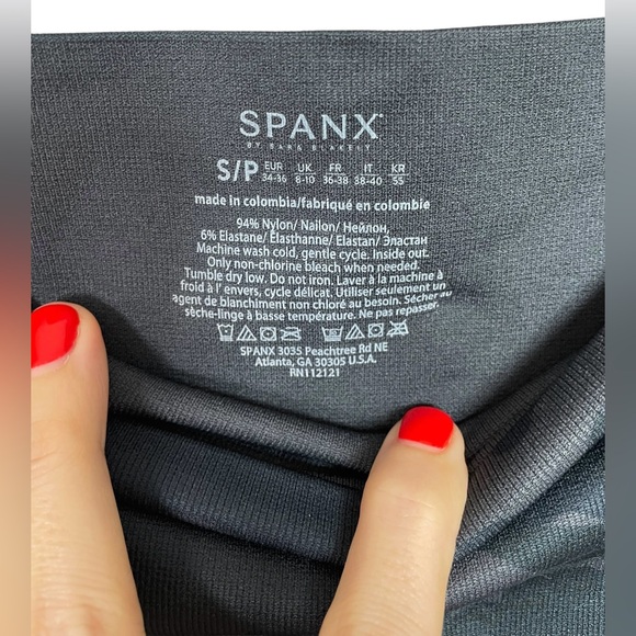 NWT Spanx Look At Me Now Leggings In Black Camo Seamless Size Small - Picture 5 of 7
